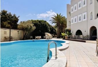 Karteros Hotel allows 18 year olds to book a room