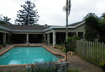 Brackens Guest House has Balcony rooms