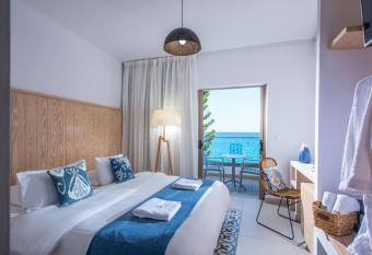 Enorme Serenity Spritz - Adults Only allows 18 year olds to book a room