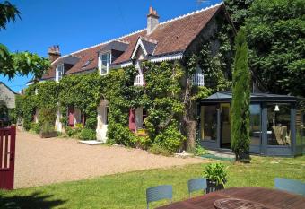 Le Clos Mony allows 18 year olds to book a room