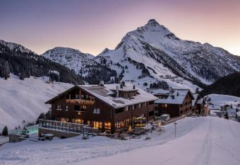PURE Resort Warth Arlberg has Balcony rooms