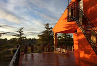 Casa naranja has Balcony rooms