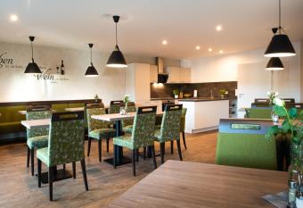 Wein & Bett Weihbrecht has Balcony rooms