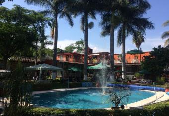 Villa Paraiso has Balcony rooms