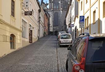 Pension Pod v       allows 18 year olds to book a room