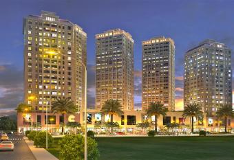 Santorini Hotel allows 18 year olds to book a room