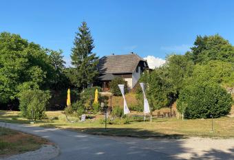 Apartment Ivanka has Balcony rooms