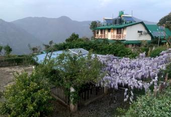 EMERALD TRAIL BHIMTAL has Balcony rooms