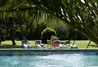 Mas de Bouvet en Camargue has Balcony rooms