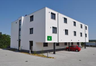 K3 Hotel Weissach Boardinghouse allows 18 year olds to book a room