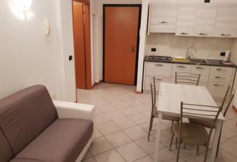 Casa Sabrina allows 18 year olds to book a room