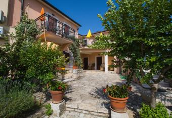 Alda-app has Balcony rooms