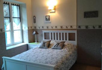 A la Terrasse has Balcony rooms