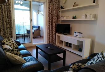 Ribera Beach 1 Apartment Elisa allows 18 year olds to book a room