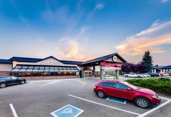 Heritage Inn Hotel & Convention Centre - Brooks allows 18 year olds to book a room