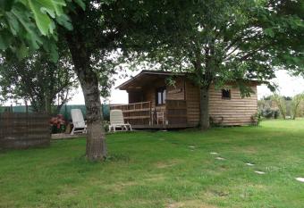 Chalet La Forge De Clermont allows 18 year olds to book a room