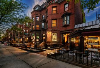 Stylish Newbury Street Studio, #11 allows 18 year olds to book a room