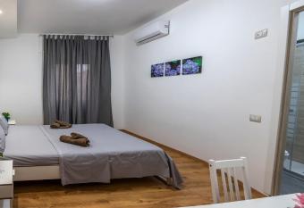 CASAMINA has Balcony rooms