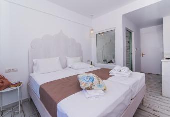 Stella Maria allows 18 year olds to book a room