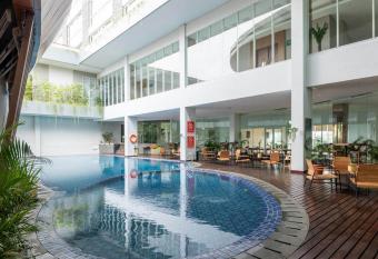 Antero Hotel Jababeka allows 18 year olds to book a room