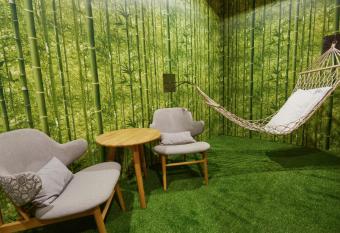 DREAM LUXURY HOTEL has rooms with a private hot tub