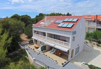 Apartments Villa Maris has Balcony rooms