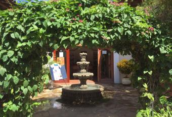 Condos Xalteva allows 18 year olds to book a room