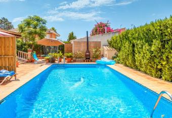 Dosmadres7 has Balcony rooms