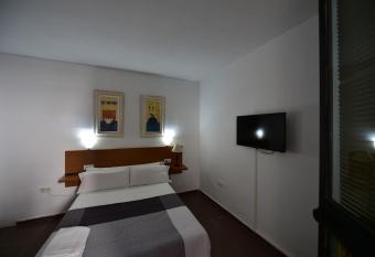 Sant Pere Apartment allows 18 year olds to book a room