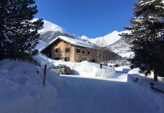 Chesa Viletta allows 18 year olds to book a room