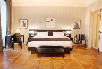 H  tel Ettenheim allows 18 year olds to book a room