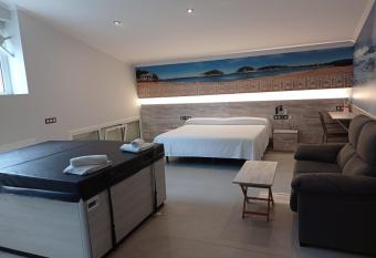 Pensi  n Astigarraga allows 18 year olds to book a room