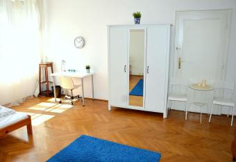 Retro Apartmentments   obzowska street has Balcony rooms