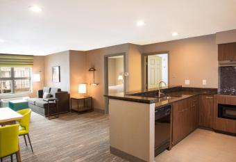 Hampton Inn & Suites Seattle-Downtown has Balcony rooms