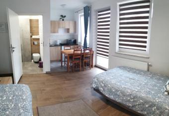 POKOJE - STUDIO GLIWICE allows 18 year olds to book a room
