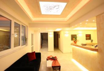 Hotel Alexandros has Balcony rooms