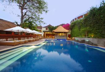 AlamKulkul Boutique Resort has Balcony rooms