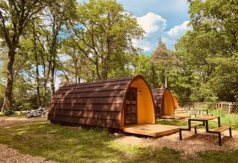 Erholungsgebiet Blauer See allows 18 year olds to book a room