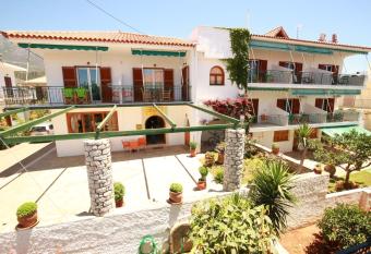 Maistreli Hotel Apartments has Balcony rooms