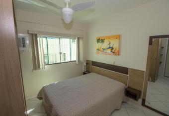 Res Calliandra Apto 204 Fundos allows 18 year olds to book a room