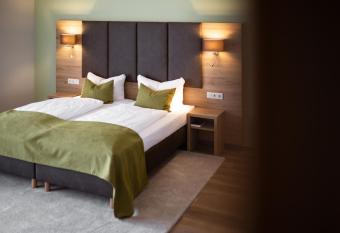 Hotel Fr  hlich-H  che has Balcony rooms