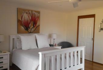 Kincumber House has Balcony rooms