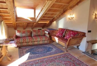 PARTEL LOUDGE has Balcony rooms