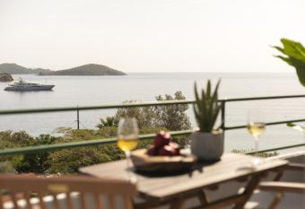 Nimfi Hotel, Skiathos has Balcony rooms