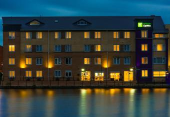 Holiday Inn Express Cardiff Bay, an IHG Hotel allows 18 year olds to book a room