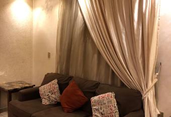 Luxury apartment El Mohandessen allows 18 year olds to book a room