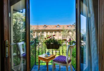 Palace Hotel Olive Odore has Balcony rooms