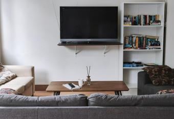 Newton Lodge Auckland allows 18 year olds to book a room