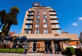 FULL JAZZ by Slaviero Hot  is allows 18 year olds to book a room