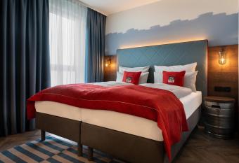 the niu Keg allows 18 year olds to book a room